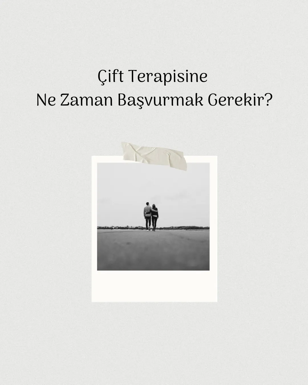 Çift terapisi için doğru zamanı konu alan görsel — yan yana iki el
